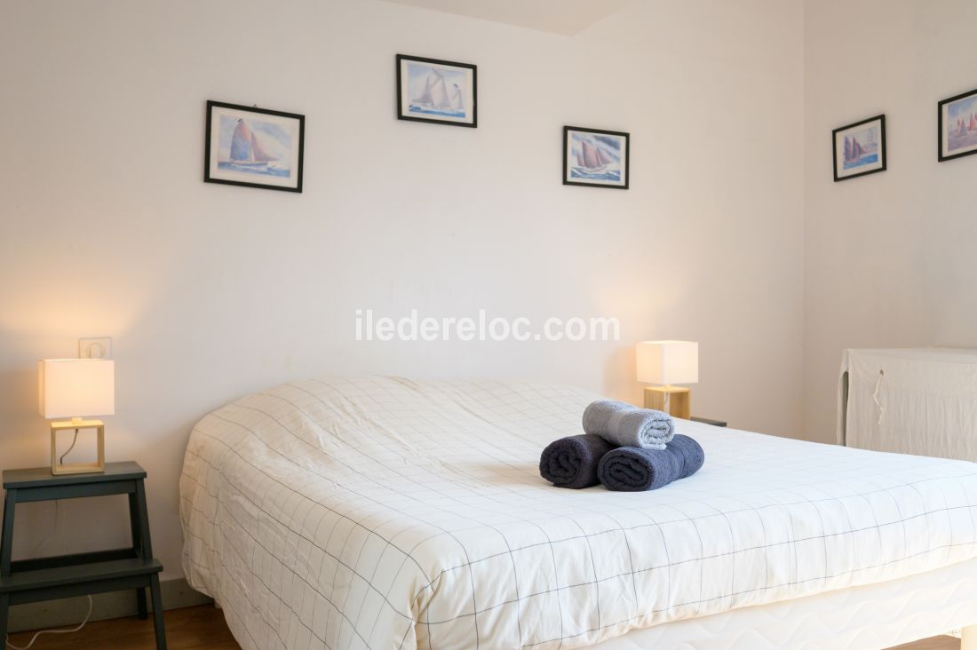 Photo 10: An accomodation located in Saint-Martin-de-R&eacute; on ile de R&eacute;.