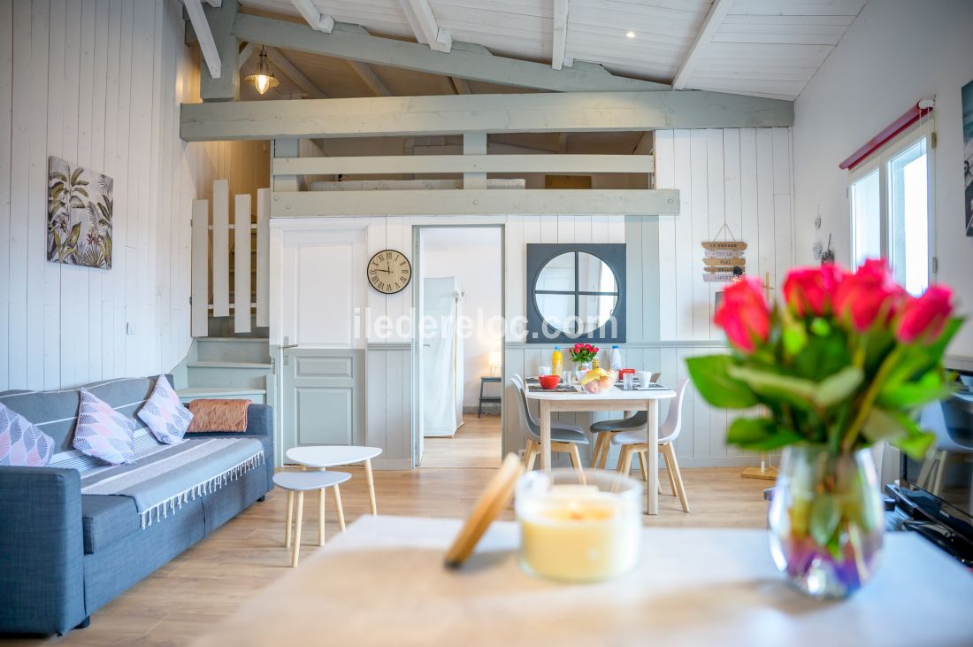 Photo 8: An accomodation located in Saint-Martin-de-R&eacute; on ile de R&eacute;.