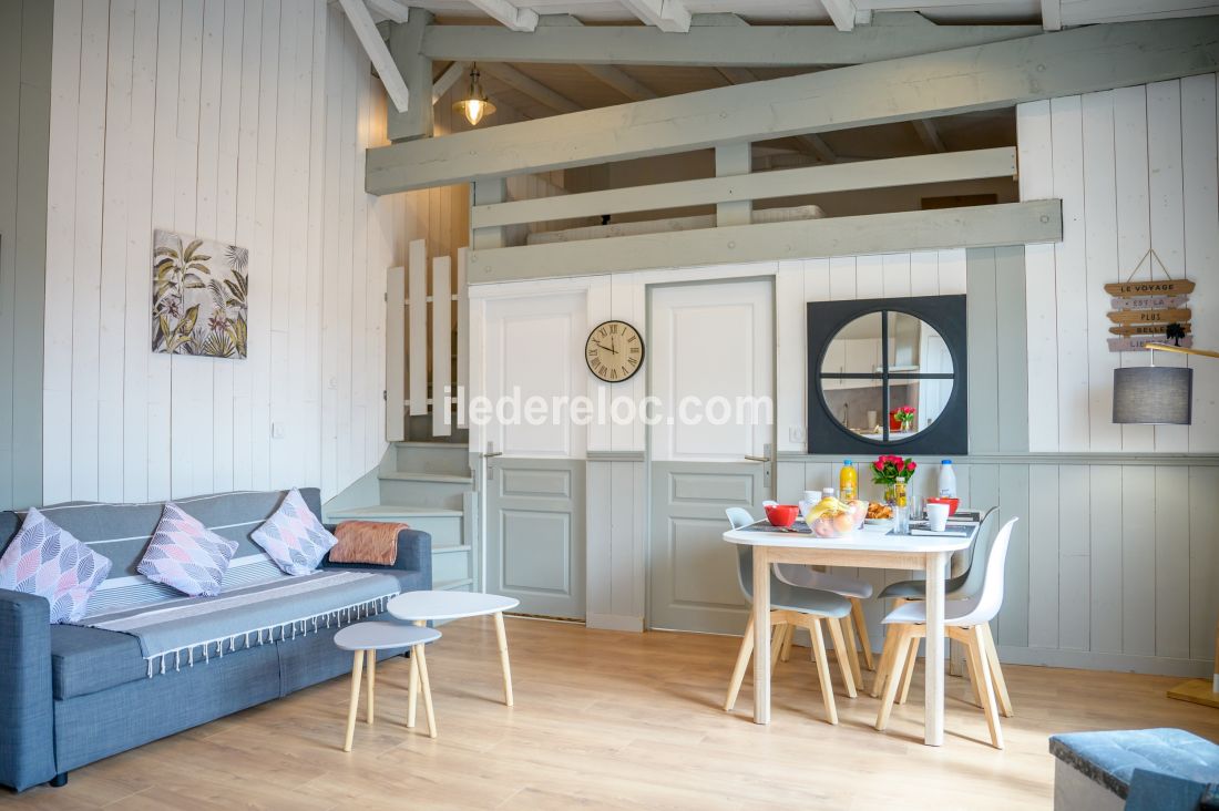 Photo 9: An accomodation located in Saint-Martin-de-R&eacute; on ile de R&eacute;.