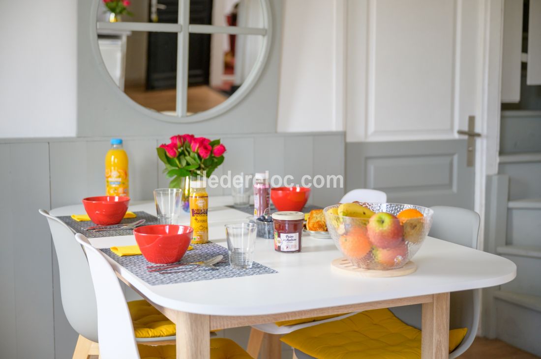 Photo 32: An accomodation located in Saint-Martin-de-R&eacute; on ile de R&eacute;.