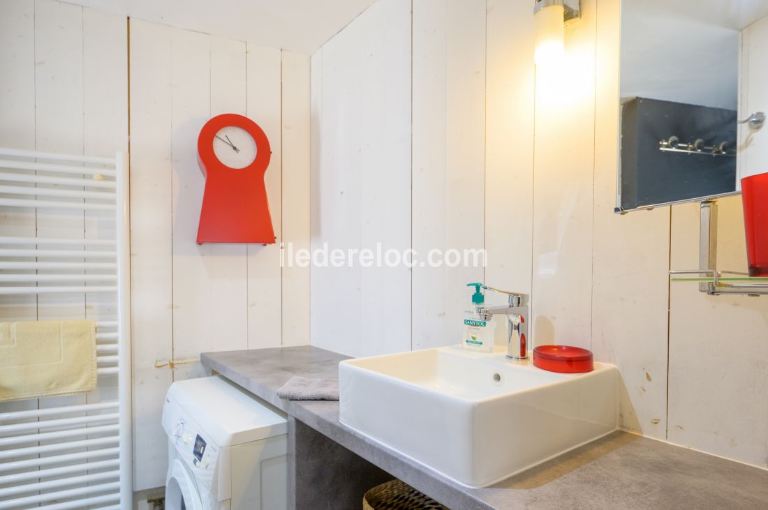 Photo 57: An accomodation located in Saint-Martin-de-R&eacute; on ile de R&eacute;.