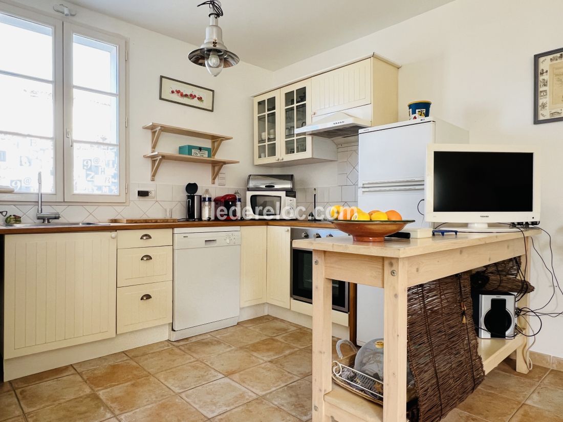 Photo 4: An accomodation located in Saint-Martin-de-R&eacute; on ile de R&eacute;.