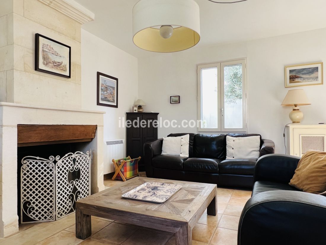 Photo 9: An accomodation located in Saint-Martin-de-R&eacute; on ile de R&eacute;.