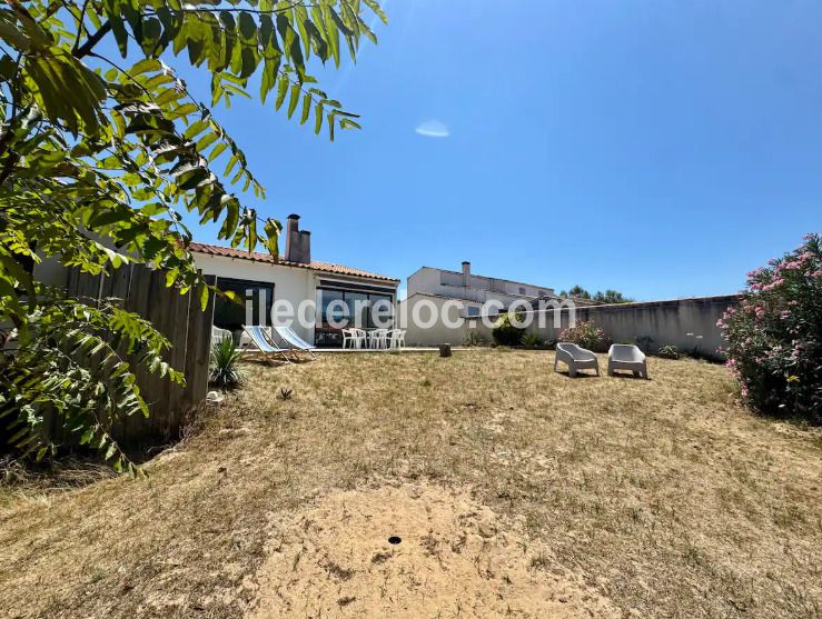 Photo 16: An accomodation located in Sainte-Marie-de-R&eacute; on ile de R&eacute;.