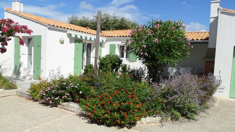 Photo 16: An accomodation located in La Flotte-en-Ré on ile de Ré.