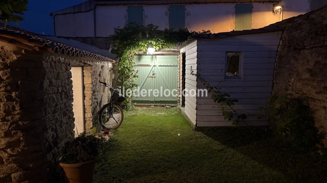 Photo 10: An accomodation located in Saint-Cl&eacute;ment-des-Baleines on ile de R&eacute;.
