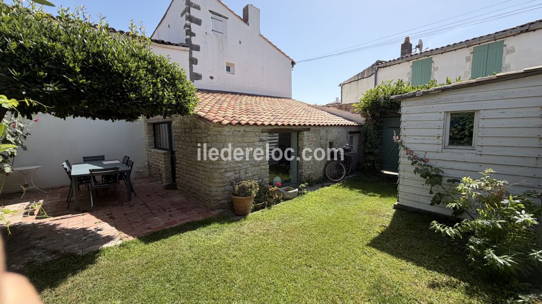 Photo 9: An accomodation located in Saint-Cl&eacute;ment-des-Baleines on ile de R&eacute;.