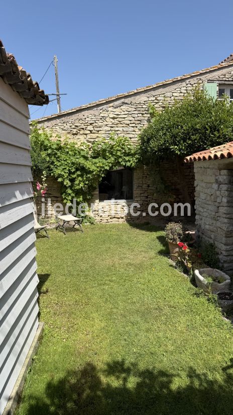 Photo 7: An accomodation located in Saint-Cl&eacute;ment-des-Baleines on ile de R&eacute;.