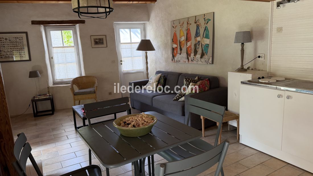 Photo 5: An accomodation located in Saint-Cl&eacute;ment-des-Baleines on ile de R&eacute;.