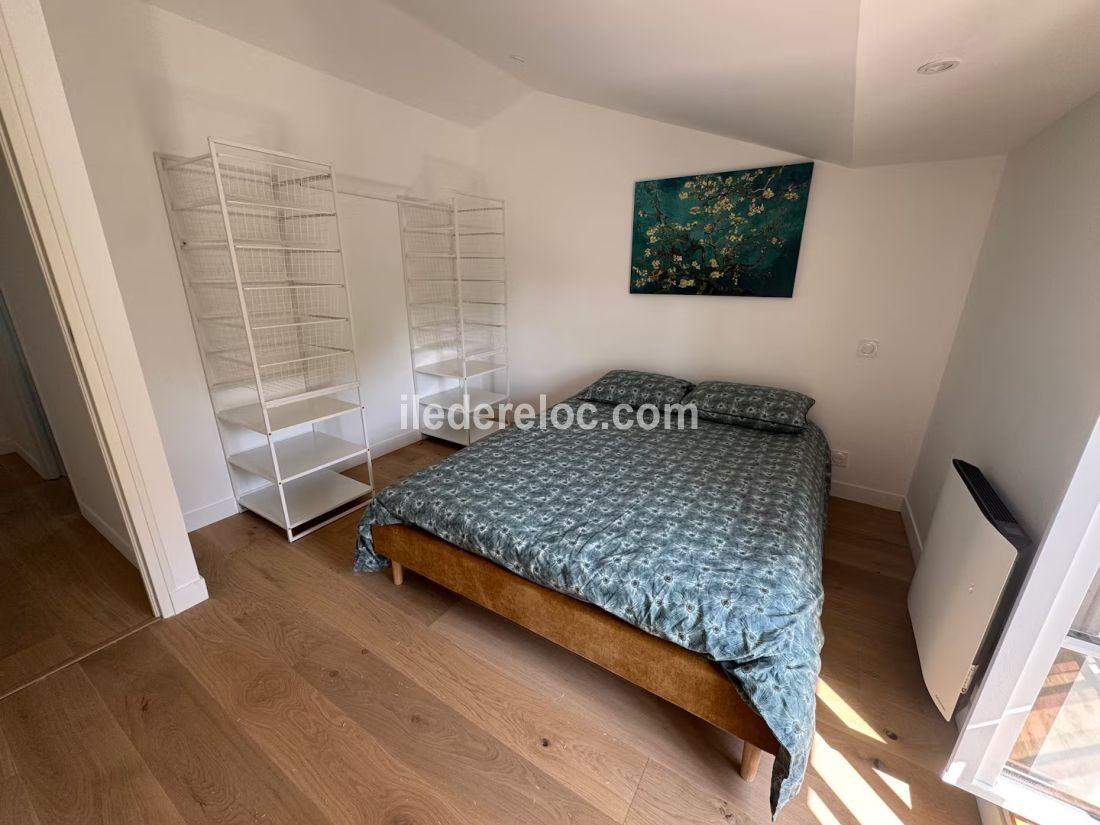 Photo 7: An accomodation located in Saint-Cl&eacute;ment-des-Baleines on ile de R&eacute;.