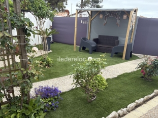 Ile de Ré:The iron well house in la flotte en re