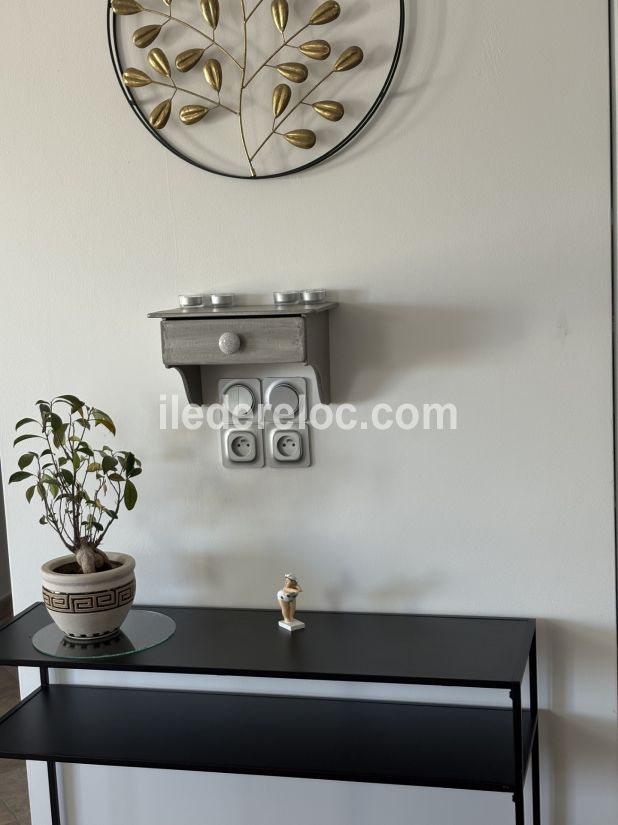 Photo 20: An accomodation located in La Flotte-en-R&eacute; on ile de R&eacute;.