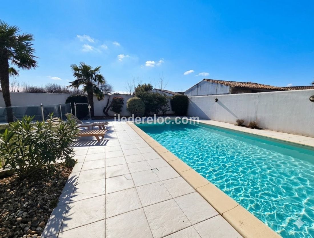 Photo 4: An accomodation located in Le Bois-Plage-en-R&eacute; on ile de R&eacute;.