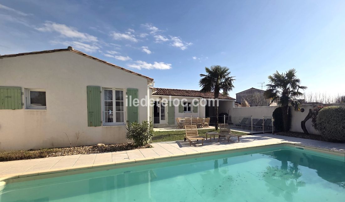 Photo 4: An accomodation located in Le Bois-Plage-en-R&eacute; on ile de R&eacute;.