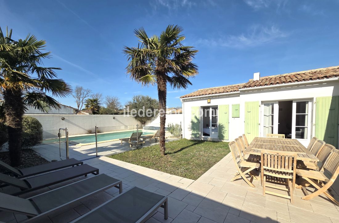Photo 6: An accomodation located in Le Bois-Plage-en-R&eacute; on ile de R&eacute;.