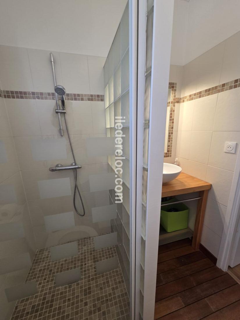 Photo 25: An accomodation located in Le Bois-Plage-en-R&eacute; on ile de R&eacute;.