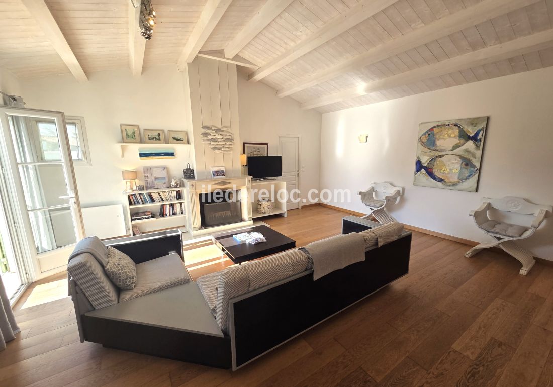 Photo 10: An accomodation located in Le Bois-Plage-en-R&eacute; on ile de R&eacute;.