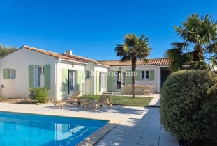 Ile de R&eacute;:Large villa tiodore with swimming pool, garden, sleeps 8 to 10