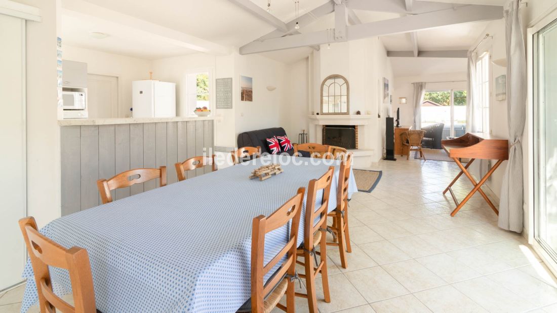 Photo 7: An accomodation located in Les Portes-en-R&eacute; on ile de R&eacute;.