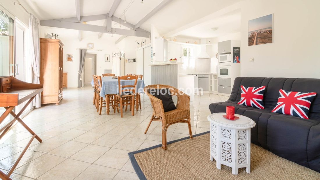 Photo 8: An accomodation located in Les Portes-en-R&eacute; on ile de R&eacute;.