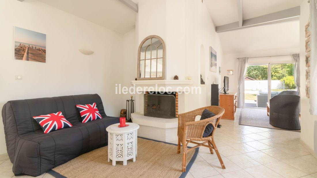 Photo 12: An accomodation located in Les Portes-en-R&eacute; on ile de R&eacute;.