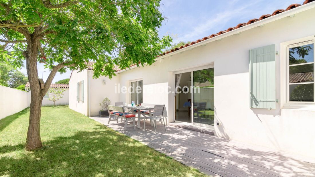 Photo 5: An accomodation located in Les Portes-en-R&eacute; on ile de R&eacute;.