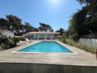 Ile de R&eacute;:Luxurious, peaceful villa for 10 people with heated pool
