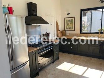 Photo 6: An accomodation located in Saint-Martin-de-R&eacute; on ile de R&eacute;.