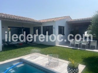 Photo 5: An accomodation located in Saint-Martin-de-R&eacute; on ile de R&eacute;.