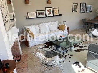 Photo 13: An accomodation located in Saint-Martin-de-R&eacute; on ile de R&eacute;.