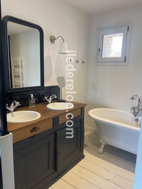 Photo 25: An accomodation located in Saint-Martin-de-R&eacute; on ile de R&eacute;.