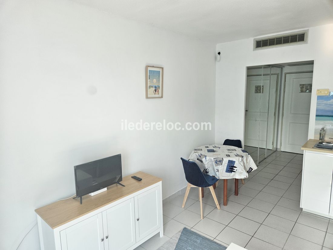 Photo 5: An accomodation located in Ars en R&eacute; on ile de R&eacute;.