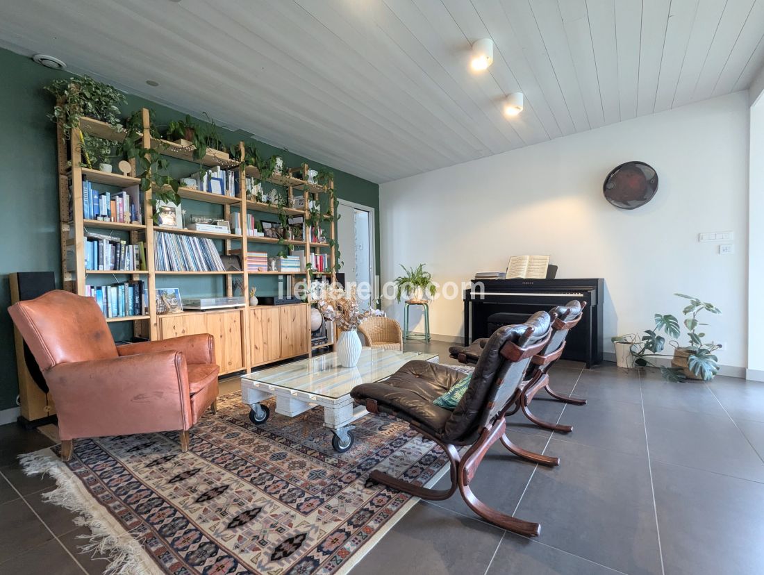 Photo 5: An accomodation located in Sainte-Marie-de-R&eacute; on ile de R&eacute;.