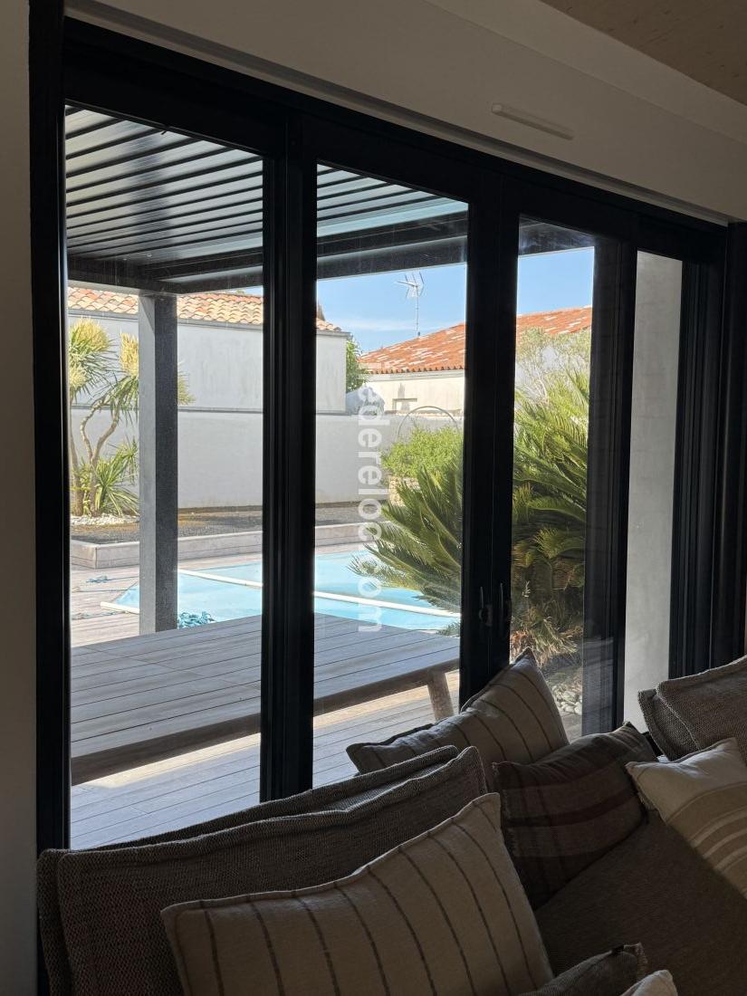 Photo 4: An accomodation located in Sainte-Marie-de-R&eacute; on ile de R&eacute;.