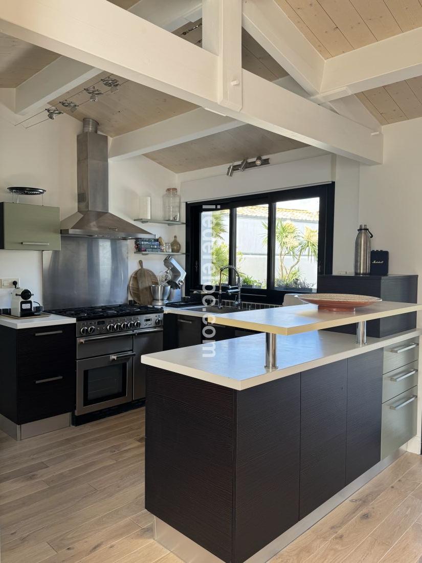 Photo 6: An accomodation located in Sainte-Marie-de-R&eacute; on ile de R&eacute;.