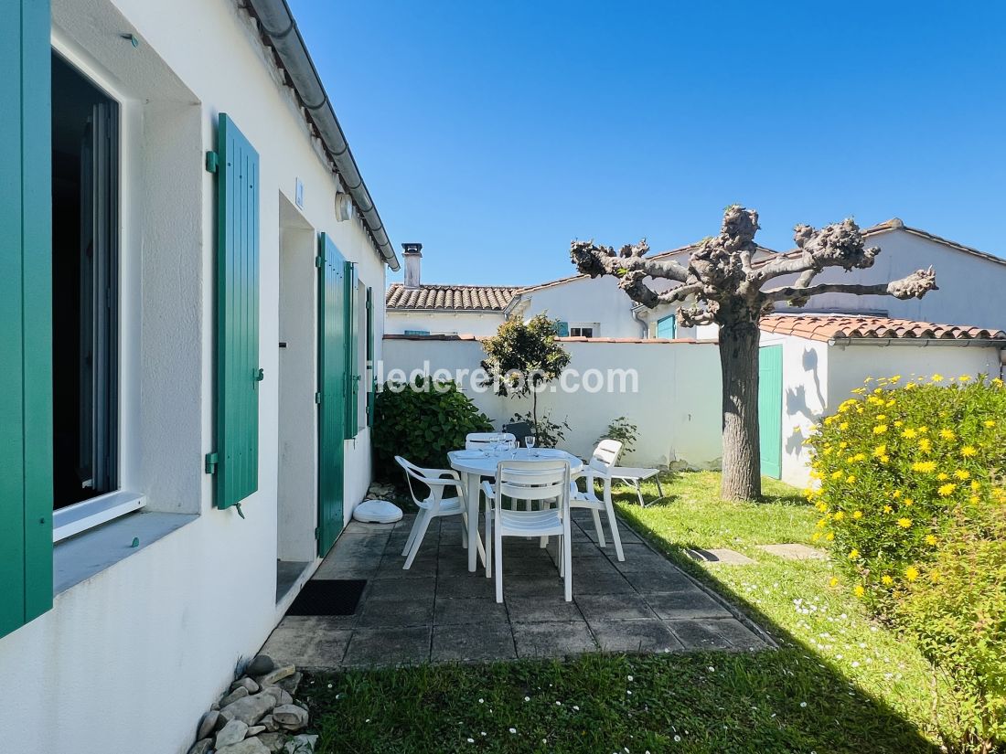 Photo 20: An accomodation located in La Flotte-en-R&eacute; on ile de R&eacute;.