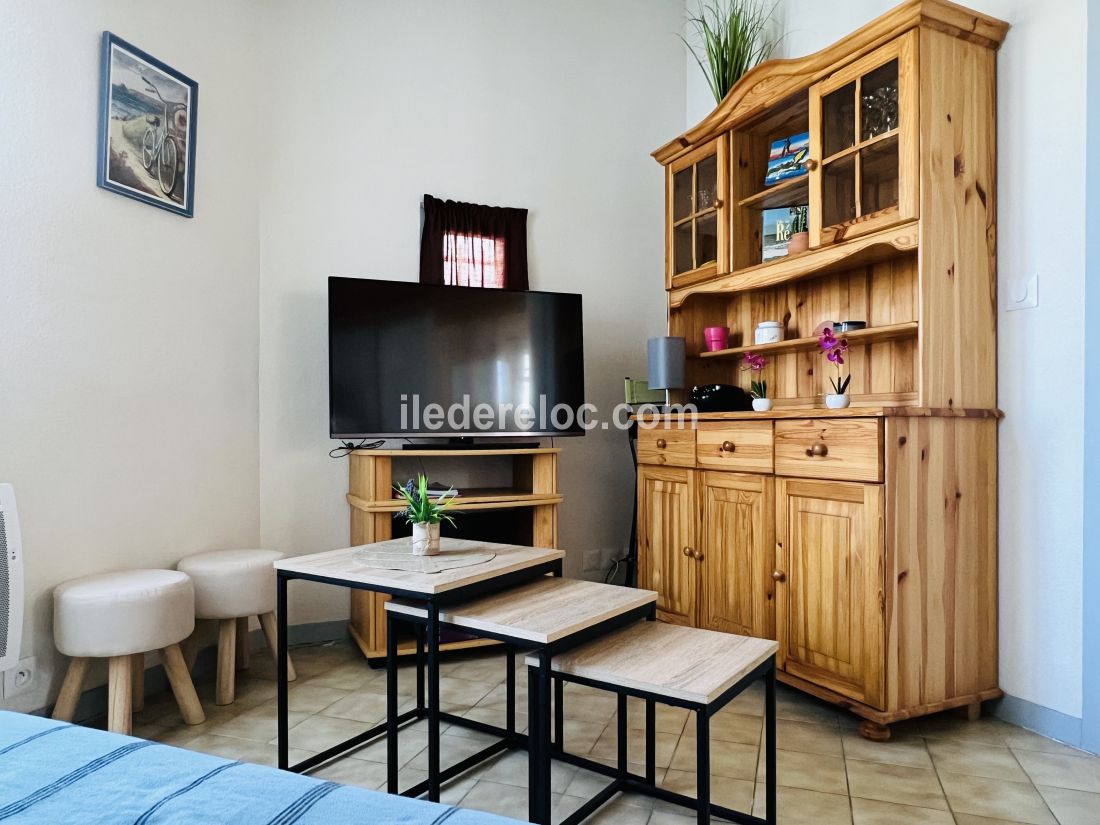 Photo 5: An accomodation located in La Flotte-en-R&eacute; on ile de R&eacute;.