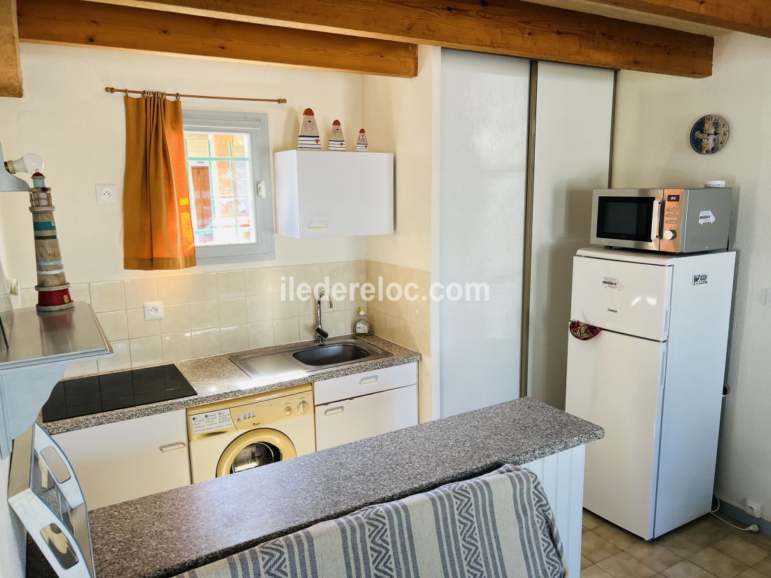 Photo 7: An accomodation located in La Flotte-en-R&eacute; on ile de R&eacute;.