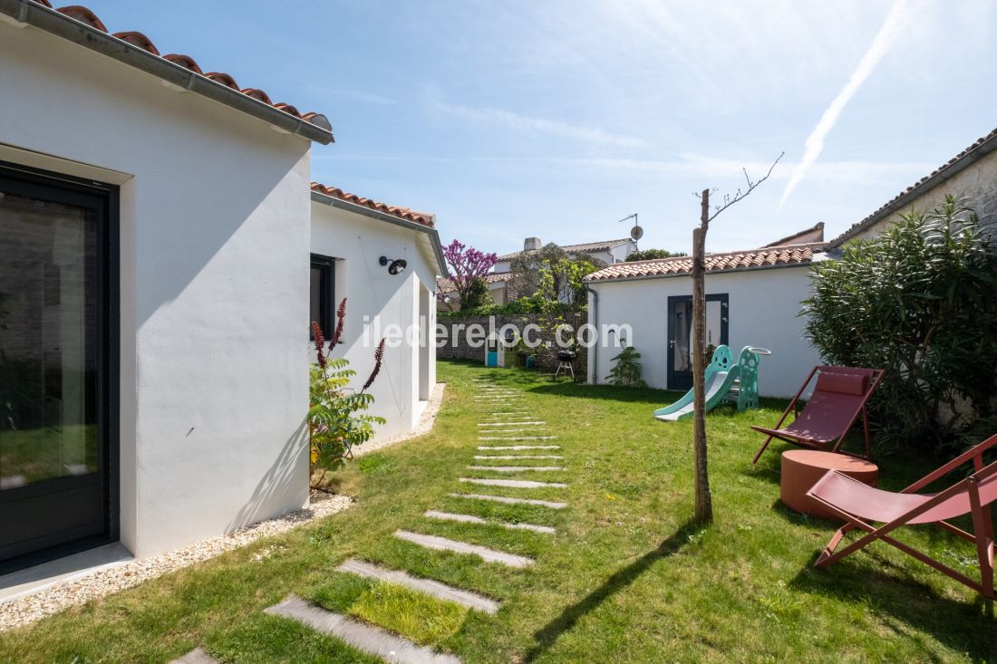 Photo 5: An accomodation located in Sainte-Marie-de-R&eacute; on ile de R&eacute;.