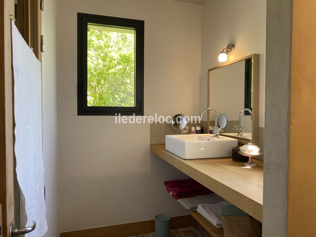 Photo 9: An accomodation located in Sainte-Marie-de-R&eacute; on ile de R&eacute;.