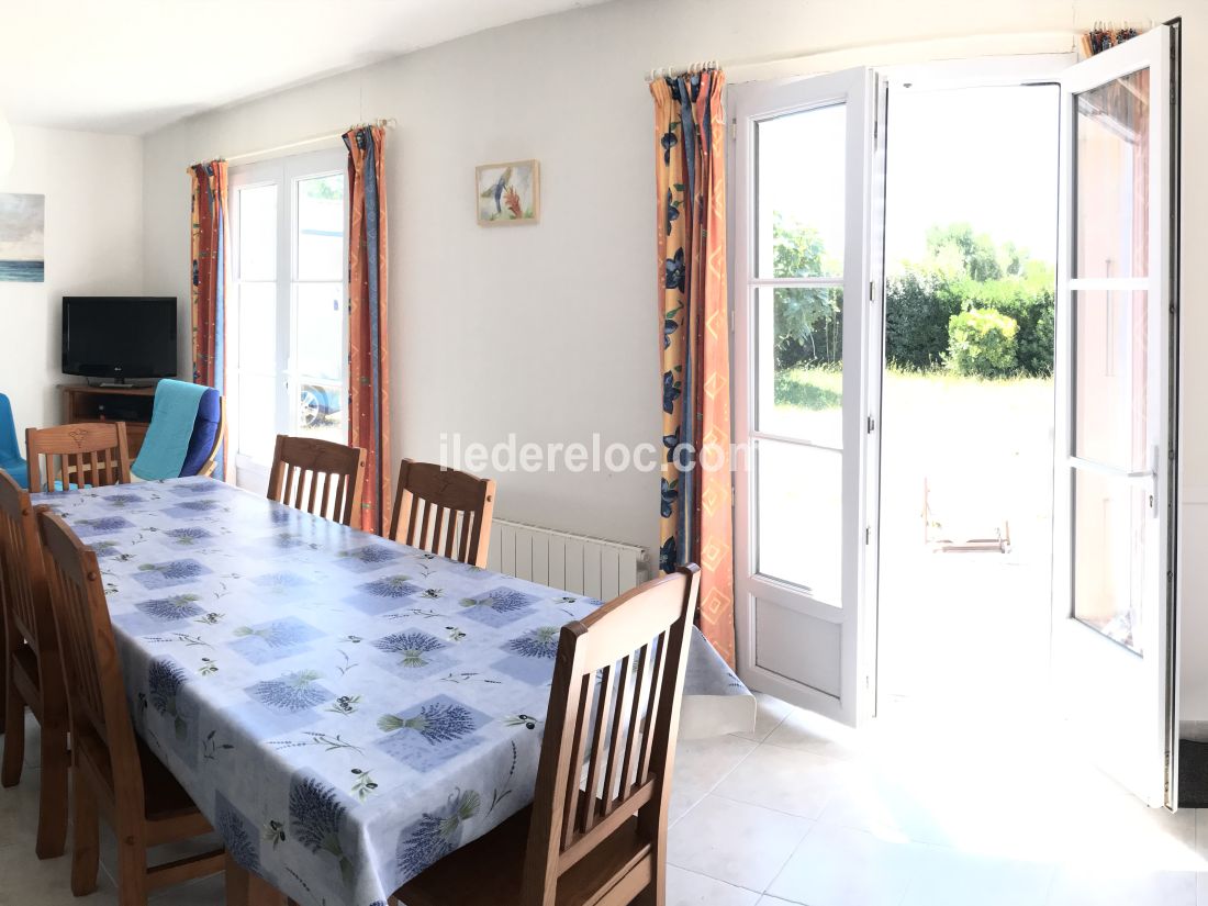 Photo 5: An accomodation located in Saint-Cl&eacute;ment-des-Baleines on ile de R&eacute;.
