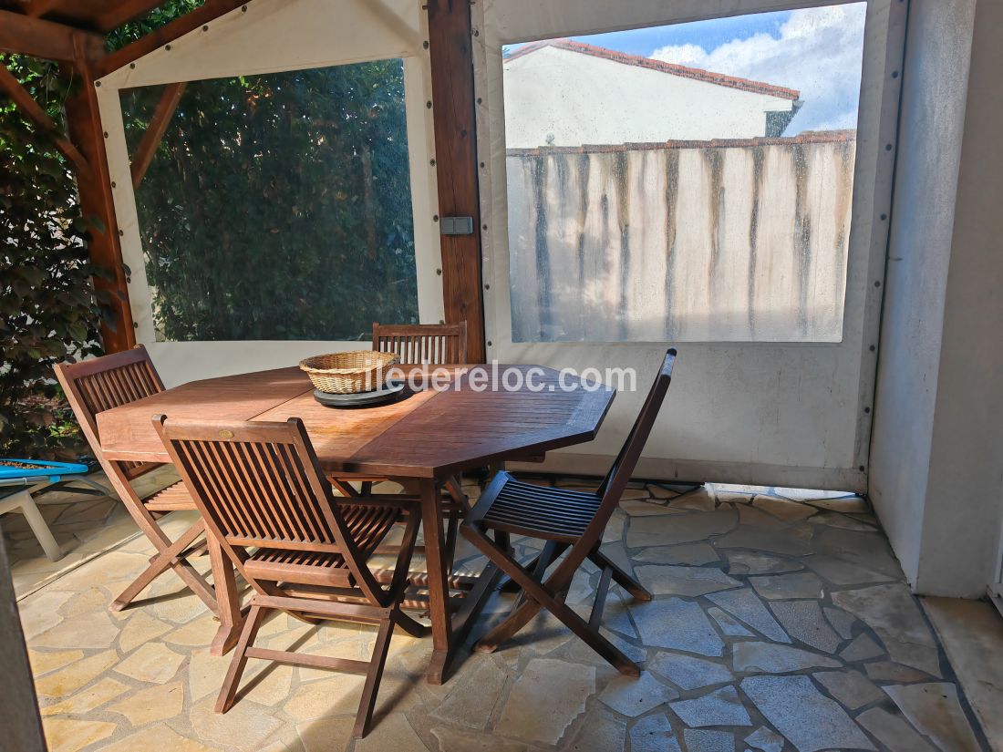 Photo 4: An accomodation located in Saint-Martin-de-R&eacute; on ile de R&eacute;.