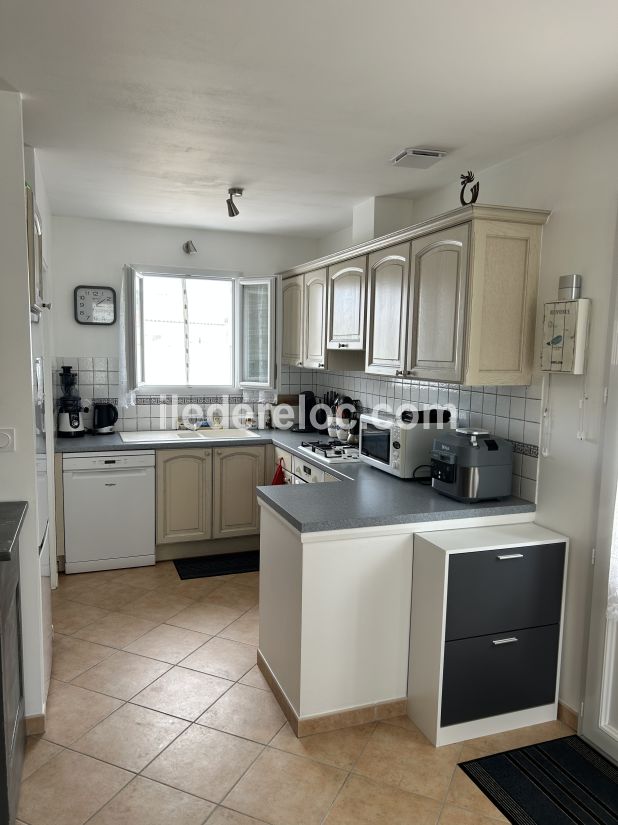 Photo 9: An accomodation located in La Flotte-en-R&eacute; on ile de R&eacute;.