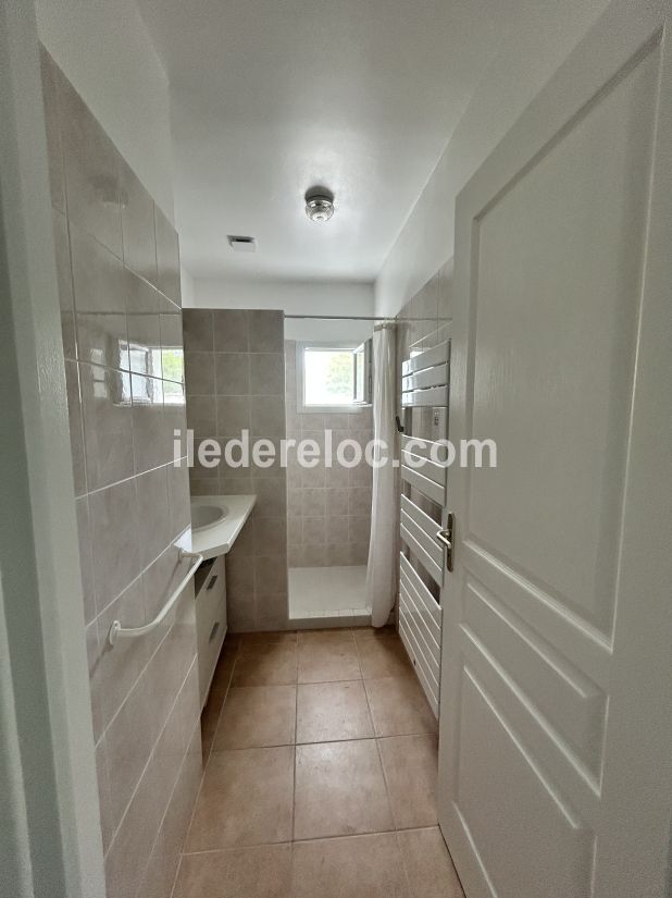 Photo 13: An accomodation located in La Flotte-en-R&eacute; on ile de R&eacute;.