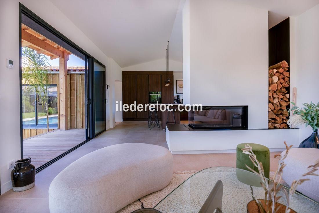 Photo 18: An accomodation located in La Couarde-sur-mer on ile de R&eacute;.