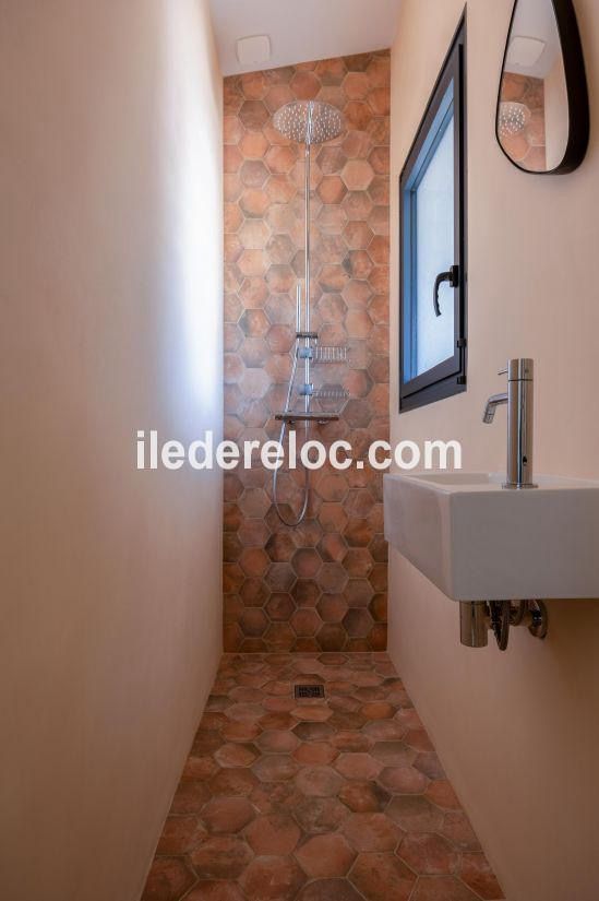 Photo 24: An accomodation located in La Couarde-sur-mer on ile de R&eacute;.