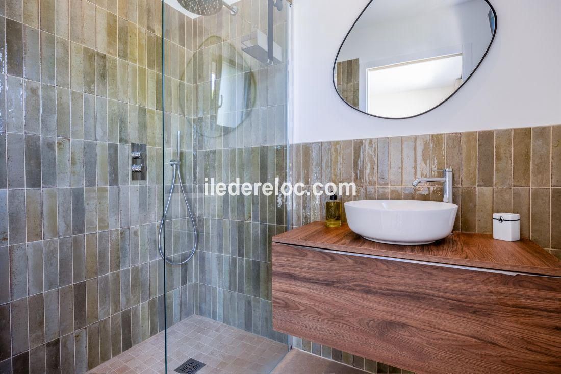 Photo 36: An accomodation located in La Couarde-sur-mer on ile de R&eacute;.