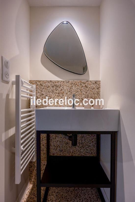 Photo 20: An accomodation located in La Couarde-sur-mer on ile de R&eacute;.