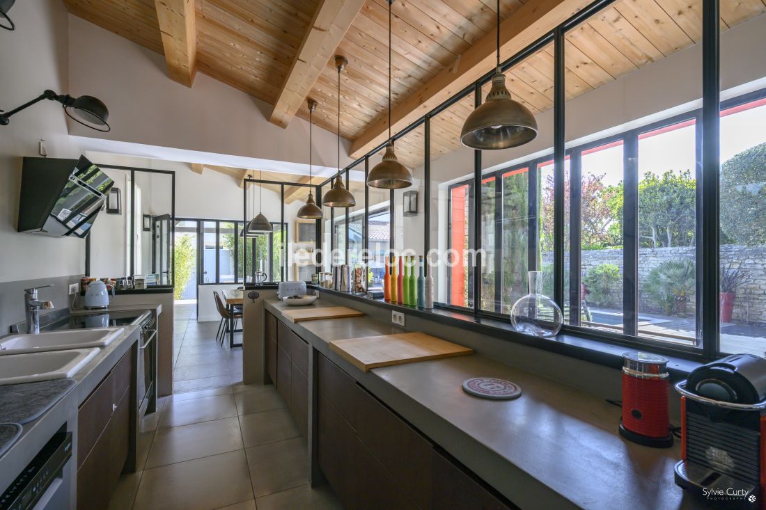 Photo 5: An accomodation located in Le Bois-Plage-en-R&eacute; on ile de R&eacute;.