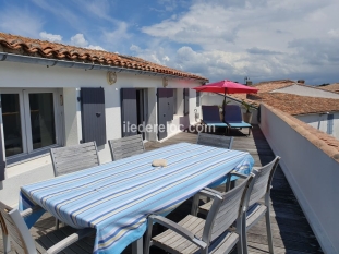 Ile de R&eacute;:Lovely contemporary 65m2 apartment with a 30m2 terrace in the heart of the villa